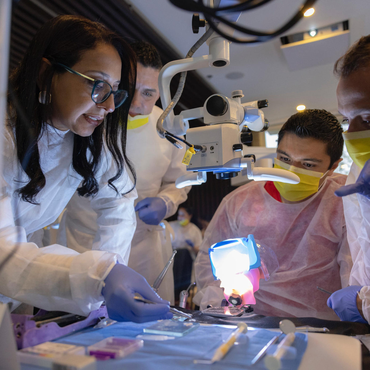 Endodoncia Regenerativa y manejo del diente inmaduro. Inversión 1.600 USD (RESERVA con 500 USD).